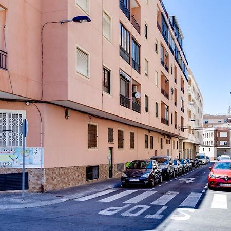 Estudio Joven Pura Torrevieja Bagian luar foto