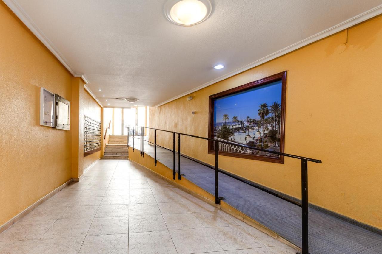 Estudio Joven Pura Torrevieja Bagian luar foto