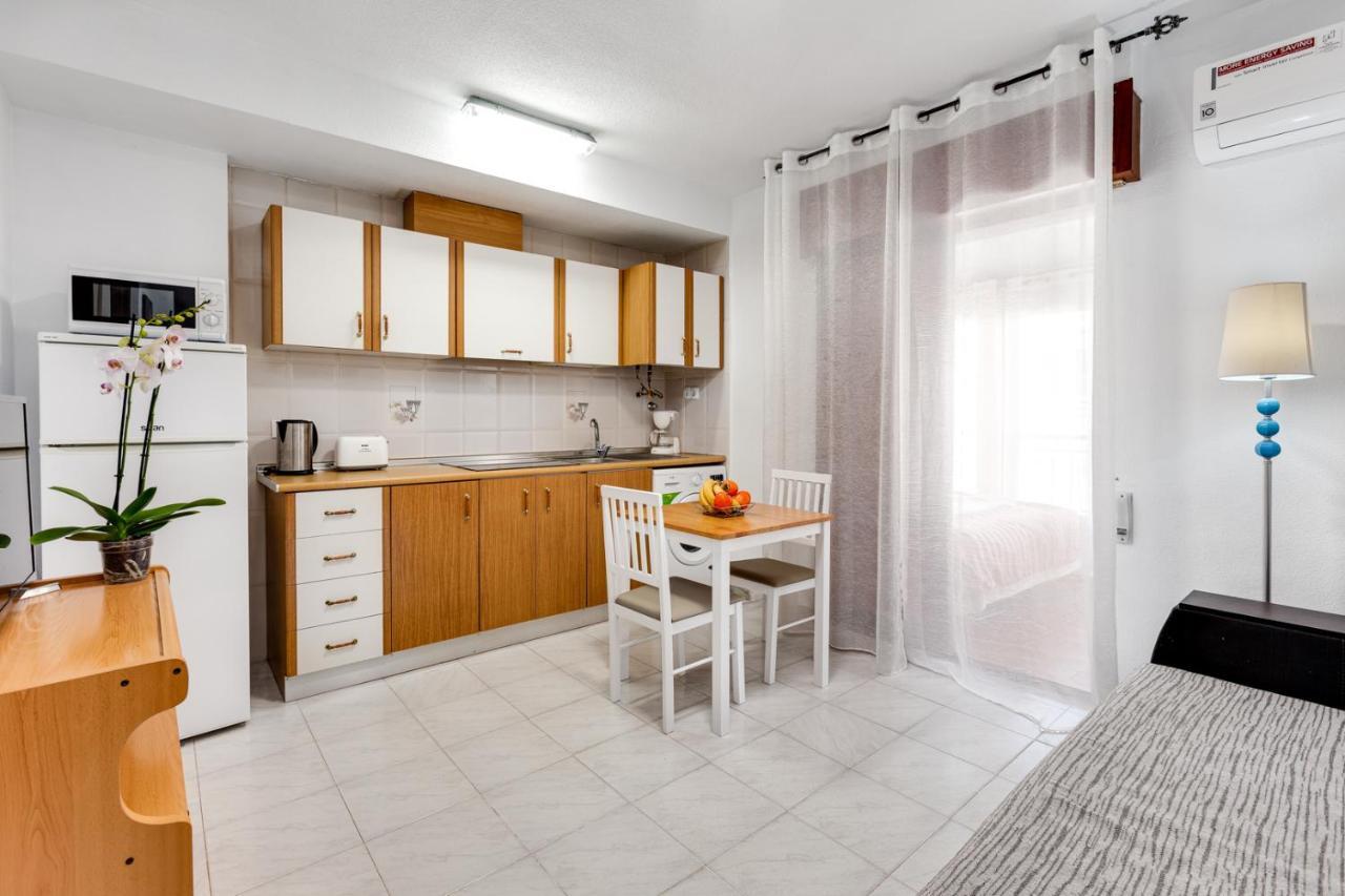 Estudio Joven Pura Torrevieja Bagian luar foto