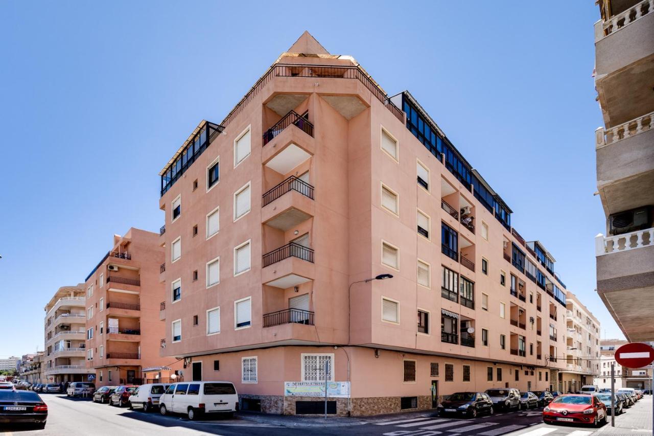 Estudio Joven Pura Torrevieja Bagian luar foto