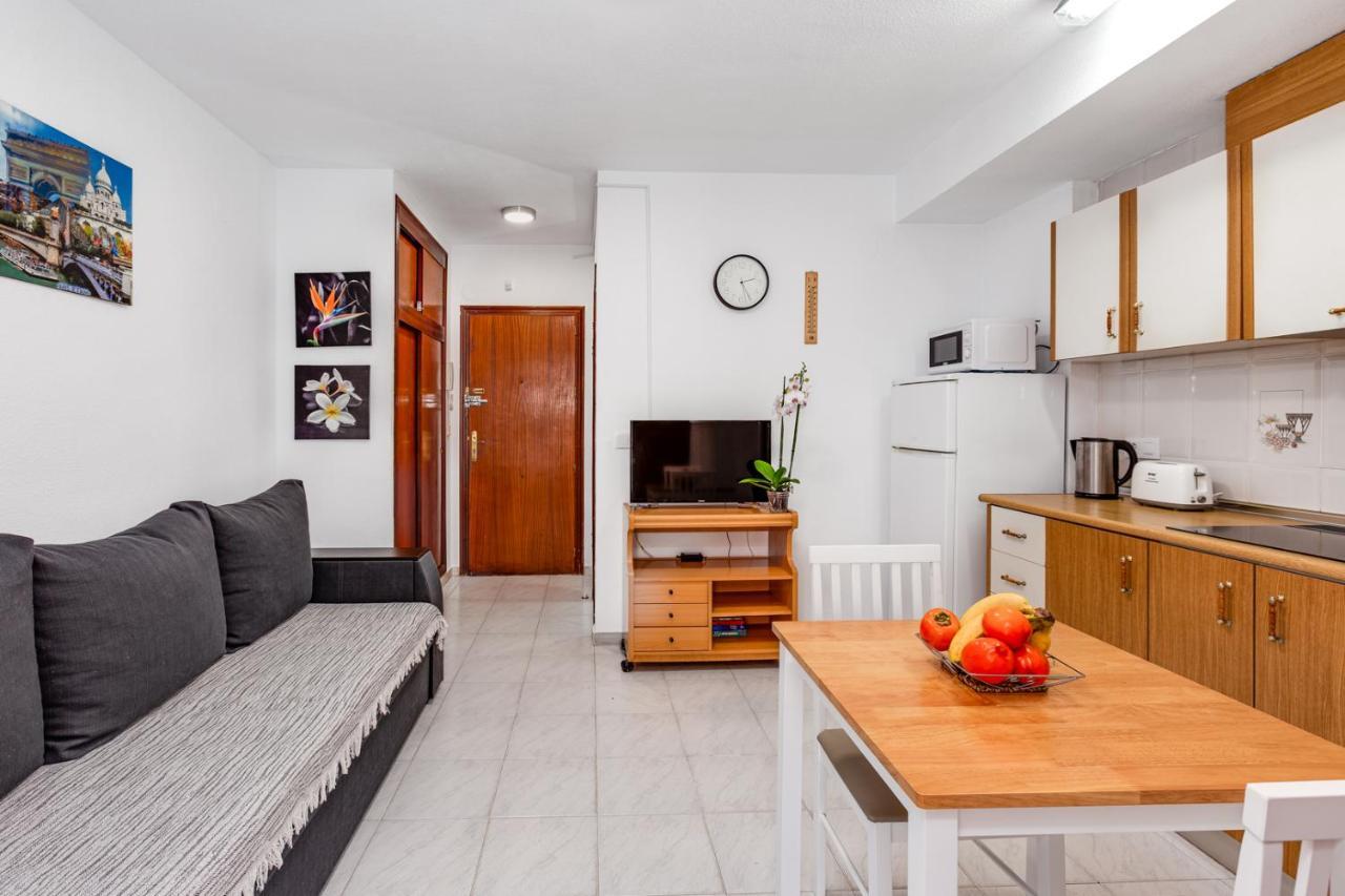 Estudio Joven Pura Torrevieja Bagian luar foto