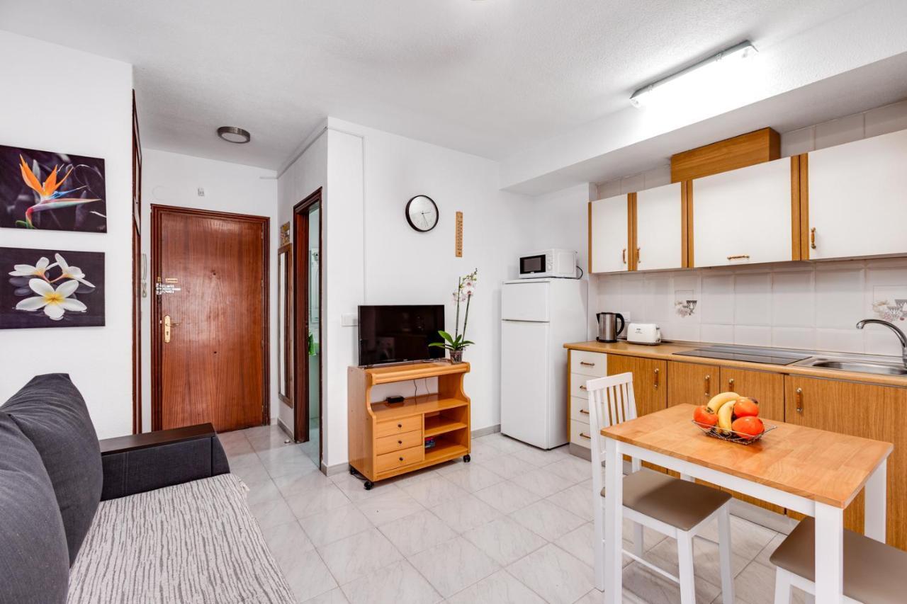 Estudio Joven Pura Torrevieja Bagian luar foto