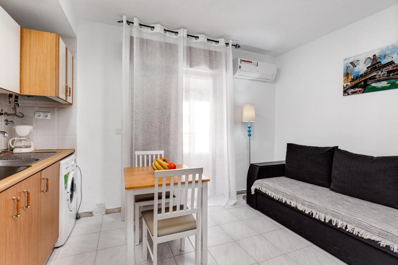 Estudio Joven Pura Torrevieja Bagian luar foto