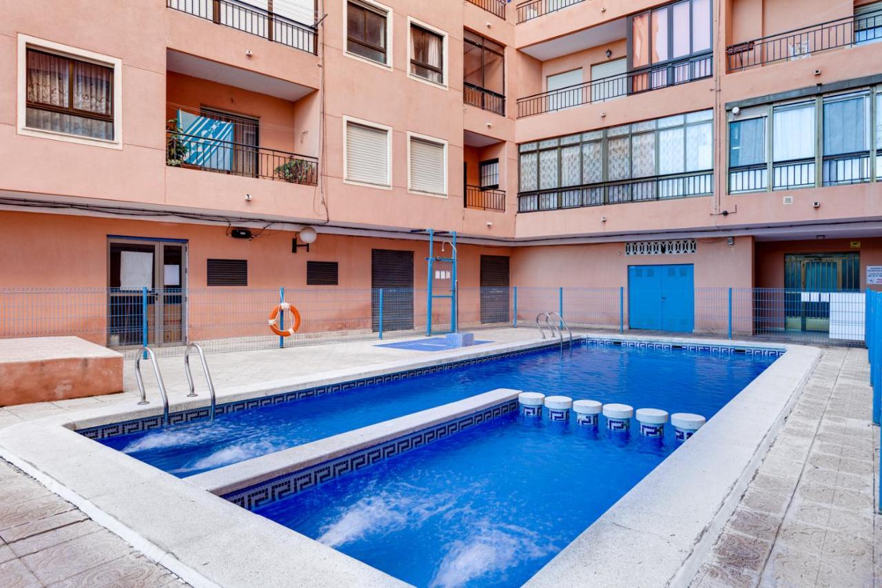 Estudio Joven Pura Torrevieja Bagian luar foto