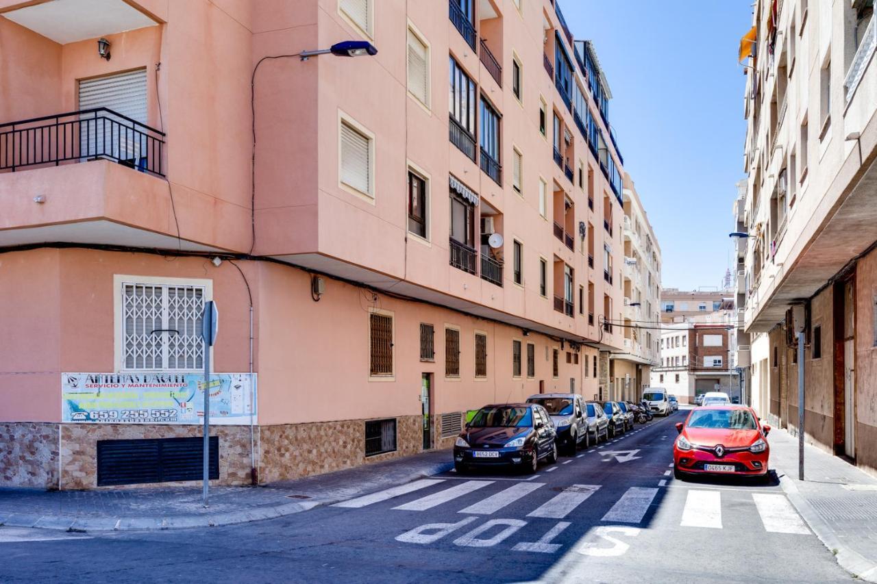 Estudio Joven Pura Torrevieja Bagian luar foto